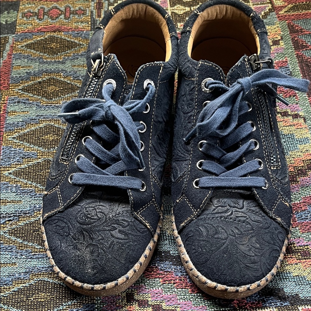 Stylish Navy Blue Women's Sneakers